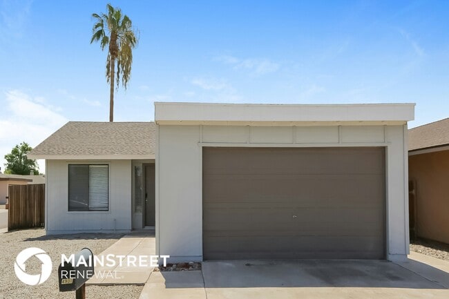 property at 4901 W Puget Ave