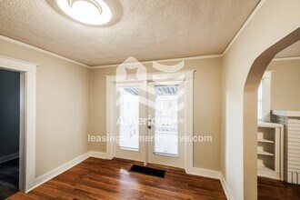 8214 8th Ave S in Birmingham, AL - Foto de edificio - Building Photo