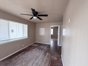 17 Midway Dr in Brownsville, TX - Foto de edificio - Building Photo