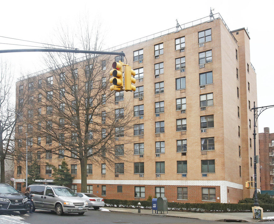 829 greenwood ave in Brooklyn, NY - Building Photo