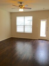 901 Craters of the Moon Blvd in Pflugerville, TX - Foto de edificio - Building Photo