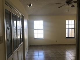 8737 Augusta Loop in Laredo, TX - Building Photo - Building Photo