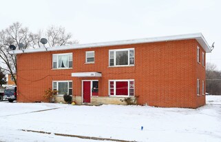 330 Avilon Ct in Round Lake, IL - Building Photo
