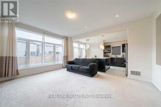 34 House Ln in Hamilton, ON - Building Photo - Building Photo