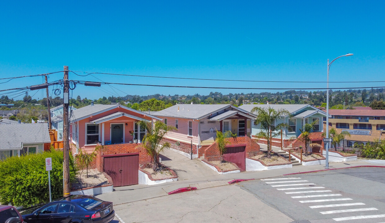 Pacific View Courts in Santa Cruz, CA - Foto de edificio