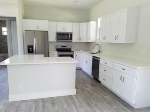 17186 84th Ct N in Westlake, FL - Foto de edificio - Building Photo
