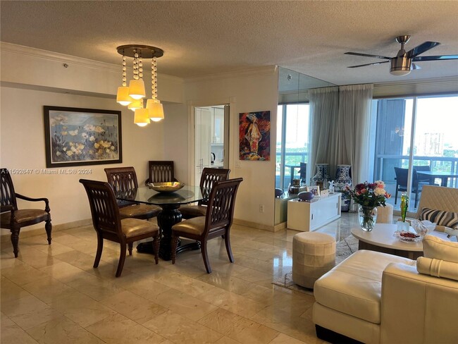 21205 Yacht Club Dr in Aventura, FL - Building Photo - Building Photo