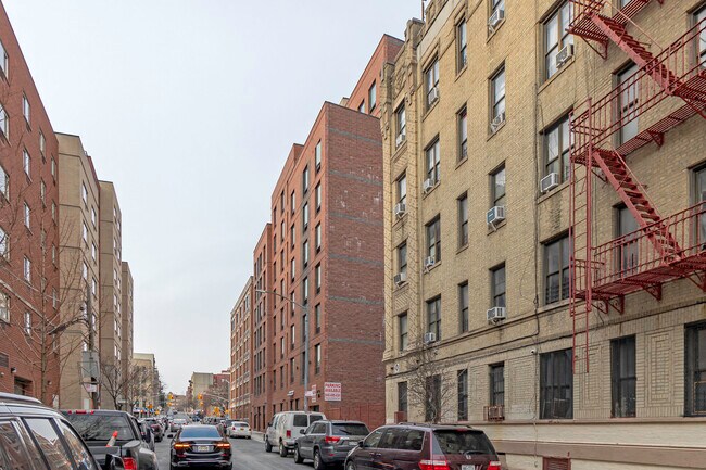 915 Elsmere Pl in Bronx, NY - Building Photo - Building Photo