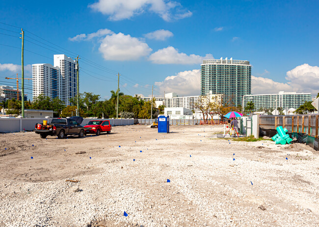 Ten30 in Miami Beach, FL - Foto de edificio - Building Photo