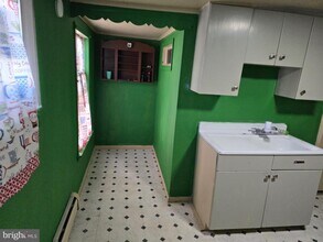 212 W Market St in Pottsville, PA - Building Photo - Building Photo