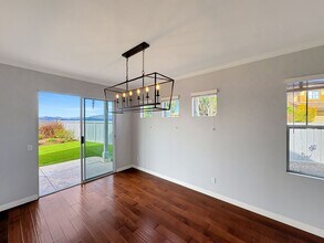 11520 Village Ridge Rd in San Diego, CA - Building Photo - Building Photo