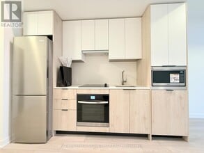 1007 The Queensway in Toronto, ON - Building Photo - Building Photo