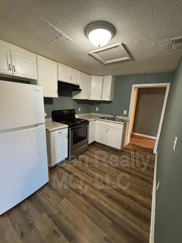 property at 704 N Willow Ave