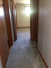 609 Park Ave, Unit 1 in Girard, OH - Foto de edificio - Building Photo