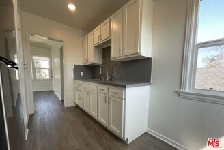 1629 S Wooster St in Los Angeles, CA - Building Photo - Building Photo