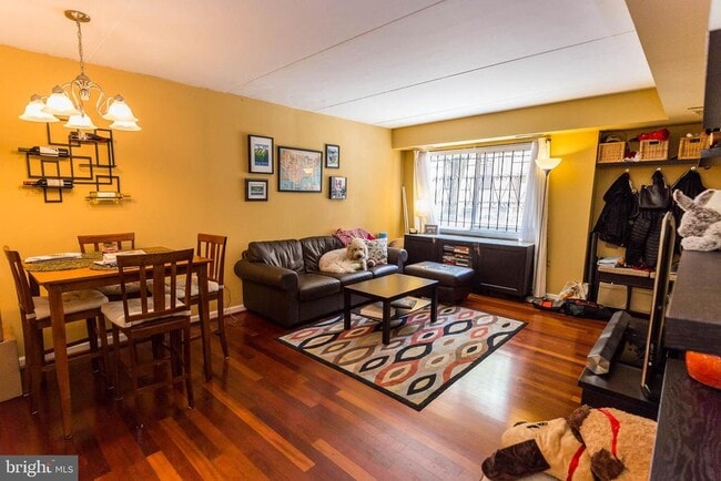 512 S 12th St in Philadelphia, PA - Building Photo - Building Photo