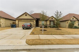 3010 Old Ironsides Dr in College Station, TX - Building Photo - Building Photo