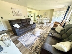 794 Robinhood Dr in Aurora, OH - Building Photo - Building Photo