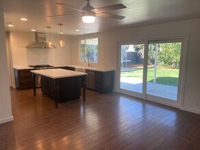 6374 Lake Lomond Dr in San Diego, CA - Building Photo - Building Photo