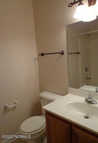 331 Richmond Dr photo'