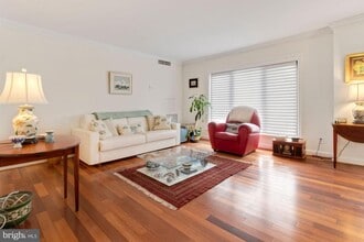 1080 Wisconsin Ave NW in Washington, DC - Building Photo - Building Photo