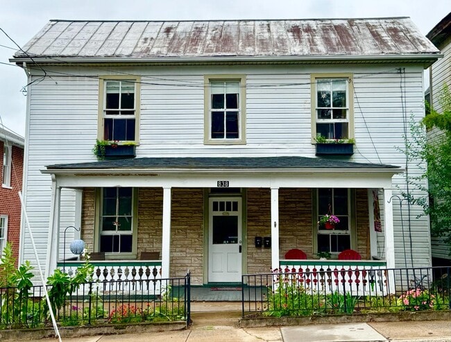 838 W Beverley St in Staunton, VA - Building Photo - Building Photo
