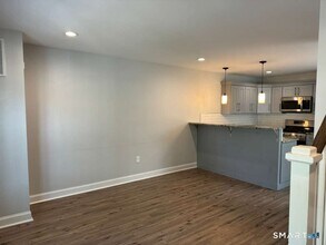 574 Chopsey Hill Rd in Bridgeport, CT - Building Photo - Building Photo