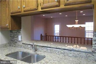 8549 Black Star Cir in Columbia, MD - Foto de edificio - Building Photo