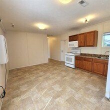 2602 Castledale Dr in Houston, TX - Building Photo - Building Photo
