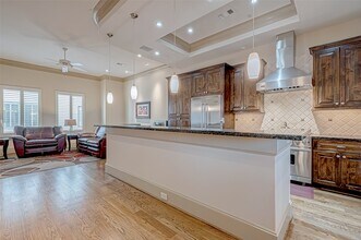 311 Calle Sevilla Pl in Houston, TX - Building Photo - Building Photo