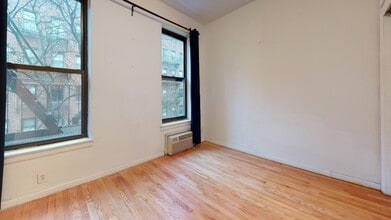 330 E 93rd St in New York, NY - Building Photo - Building Photo