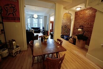 1307 Euclid Street Northwest, Unit A in Washington, DC - Foto de edificio - Building Photo