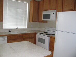 4327 SE Chelsea Ln in Hillsboro, OR - Building Photo - Building Photo