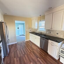 6213 Dunbarton St SE in Ada, MI - Building Photo - Building Photo