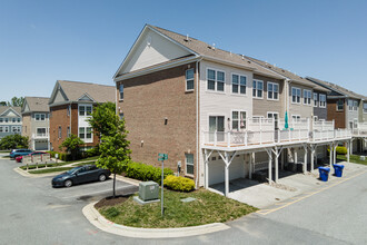 Collection at Scotland Heights in Waldorf, MD - Foto de edificio - Building Photo