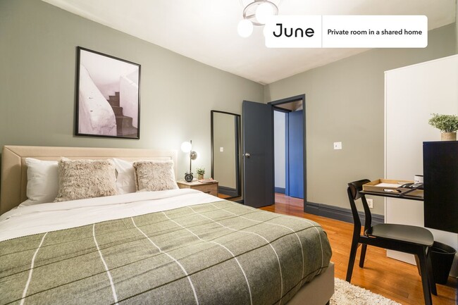 Private bedroom in 4 bed/1 bath Home in New York, NY - Building Photo - Building Photo