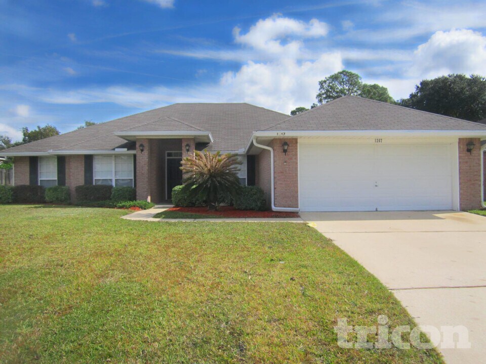 1267 Summit Oaks Dr E in Jacksonville, FL - Building Photo