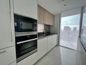 1000 Brickell Plz, Unit 1912 in Miami, FL - Foto de edificio - Building Photo