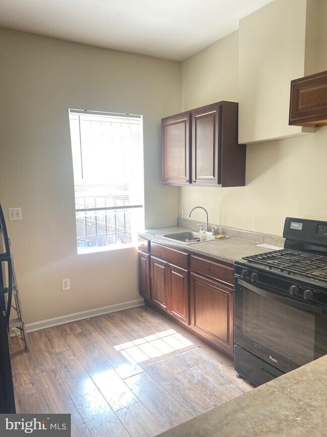 538 N Pulaski St photo'