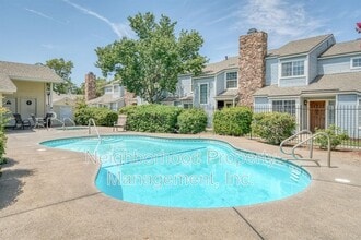 1444 Plymouth Rock Way in Clovis, CA - Foto de edificio - Building Photo