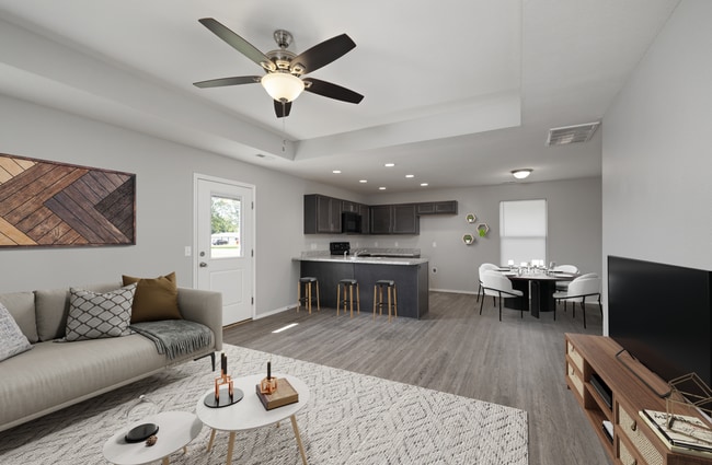 560 W Melody Ln in Republic, MO - Building Photo - Building Photo