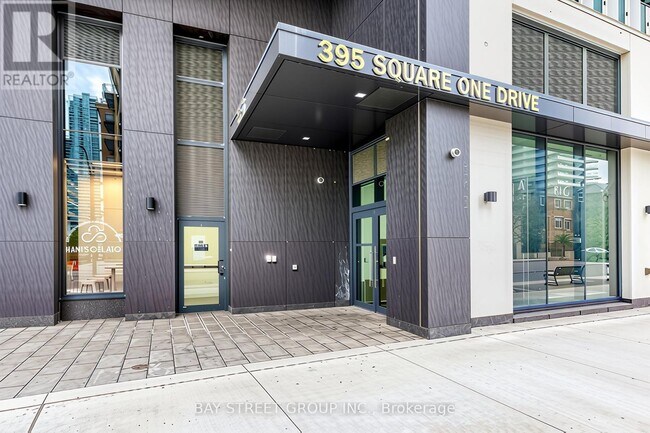 395 Square One Dr in Mississauga, ON - Building Photo - Building Photo