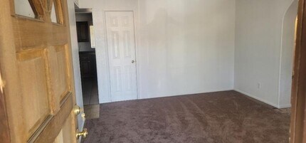 5808 N 63rd Ave in Glendale, AZ - Foto de edificio - Building Photo