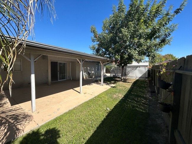 property at 551 W Windsor Dr
