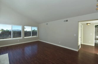 402 Paseo Alegre in San Marcos, CA - Building Photo - Building Photo