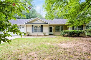 1577 Red Briar Way in Jonesboro, GA - Building Photo