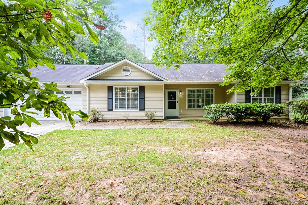 1577 Red Briar Way in Jonesboro, GA - Foto de edificio