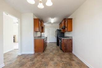 2216 Paula Cir in Ocean Springs, MS - Building Photo - Building Photo