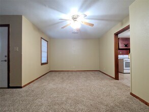 1717 Hawthorne St in La Marque, TX - Building Photo - Building Photo