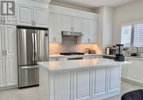 27 Current Dr in Richmond Hill, ON - Building Photo